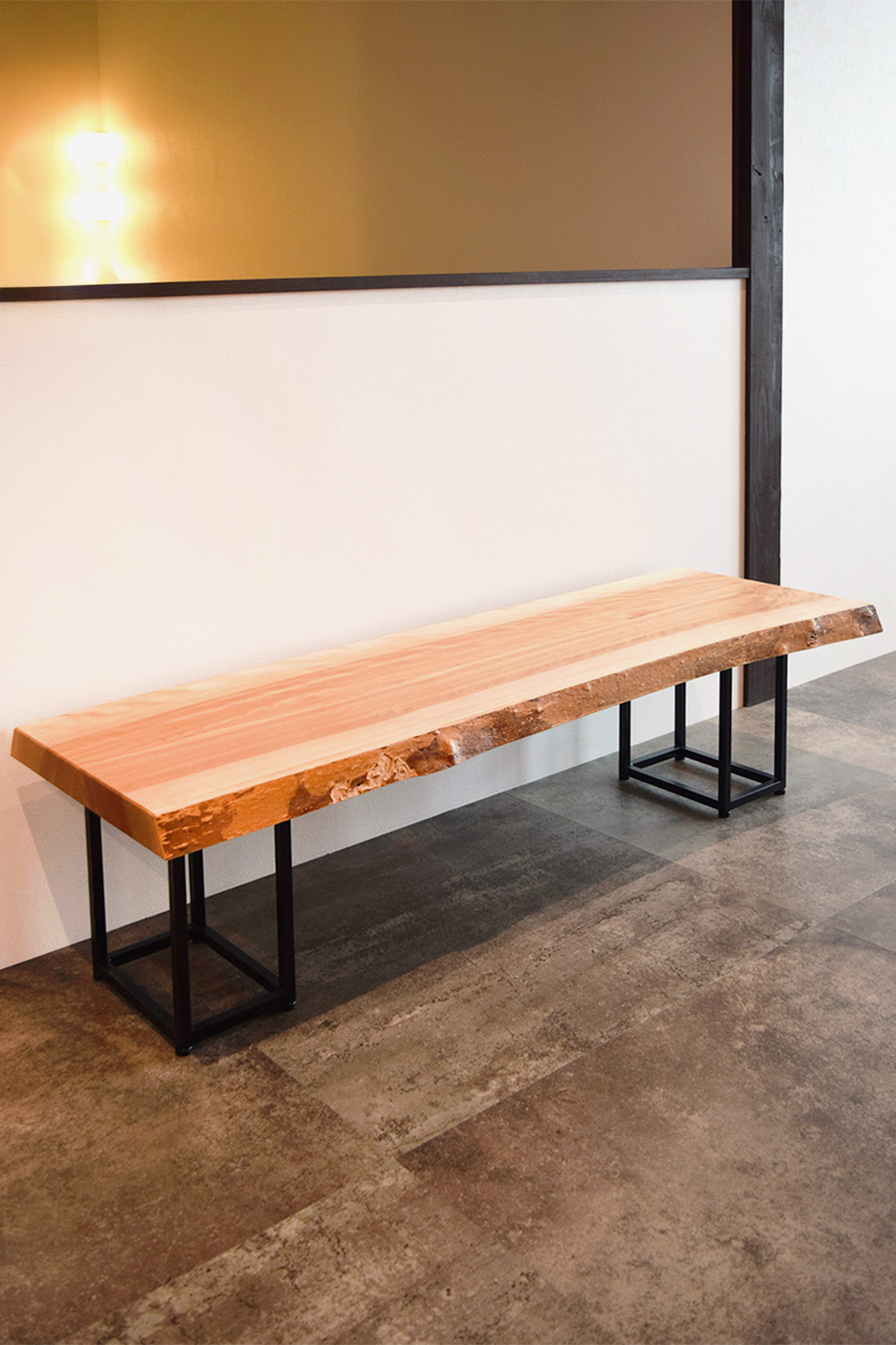 樺（ベンチ） 一枚板 一枚板カウンター 家具 | 無垢一枚板テーブル 
