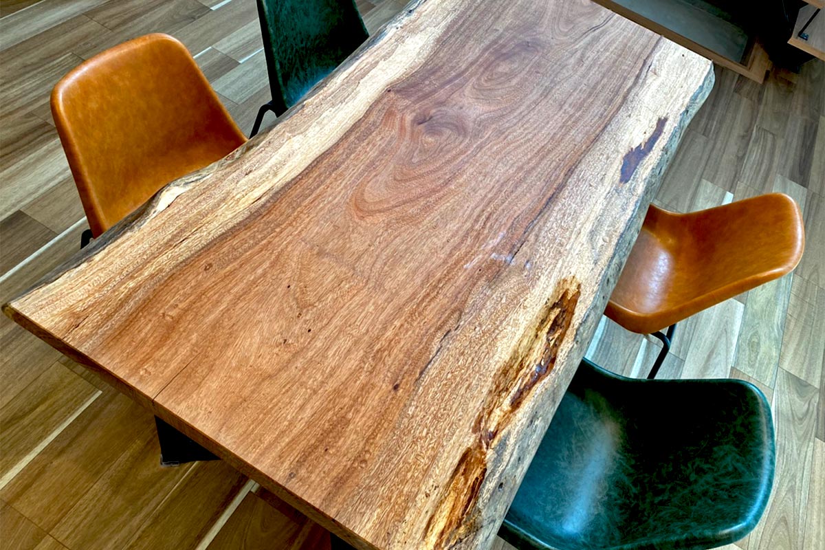ベリーウッド無垢一枚板テーブルの納品事例