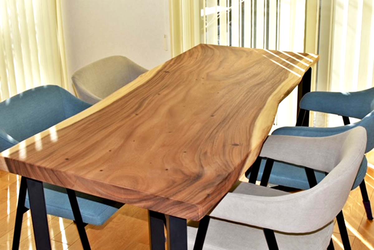 モンキーポッド無垢一枚板テーブルの納品事例