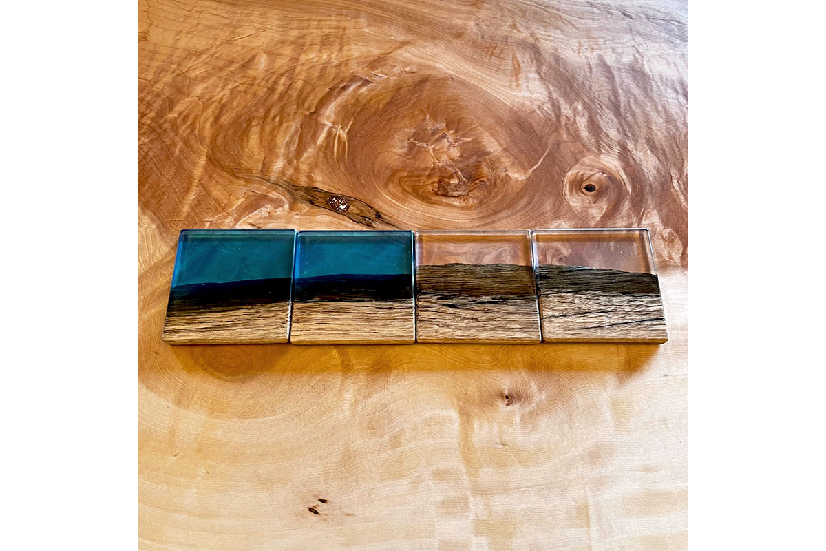 栃(トチ)無垢一枚板リビングテーブル・ローテーブル納品事例